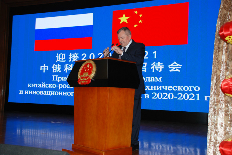 Укрепляя сотрудничество