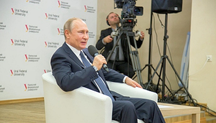 Владимир Путин считает, что не надо переманивать таланты из Казахстана