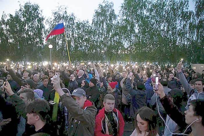 В Ельцин Центре проанализируют протест в сквере у Драмтеатра